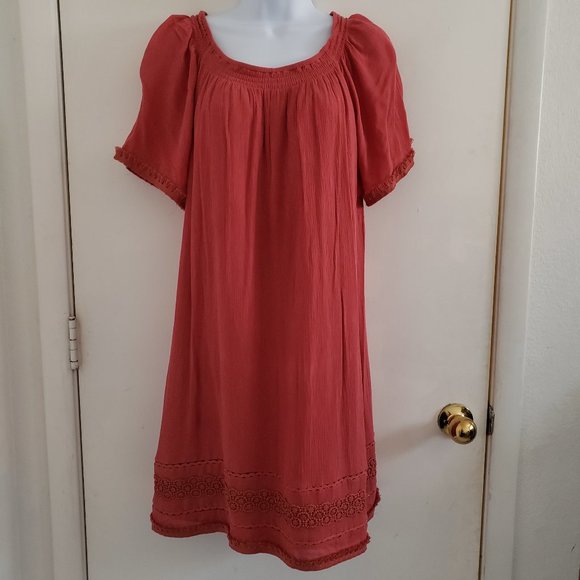 Dresses & Skirts - 🔥🔥 Antique Rose dress w/fringe hem/sleeve